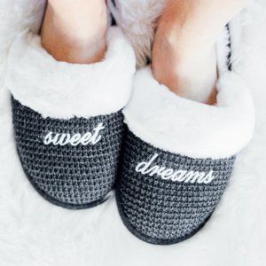 NEW Victoria’s Secret Sweet Dreams Bedroom Slippers Faux Fur Dark Grey